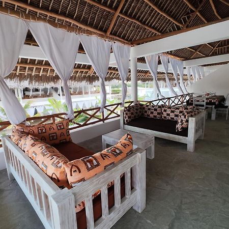 Rafiki Tamu Residential Resort วาตามู ภายนอก รูปภาพ