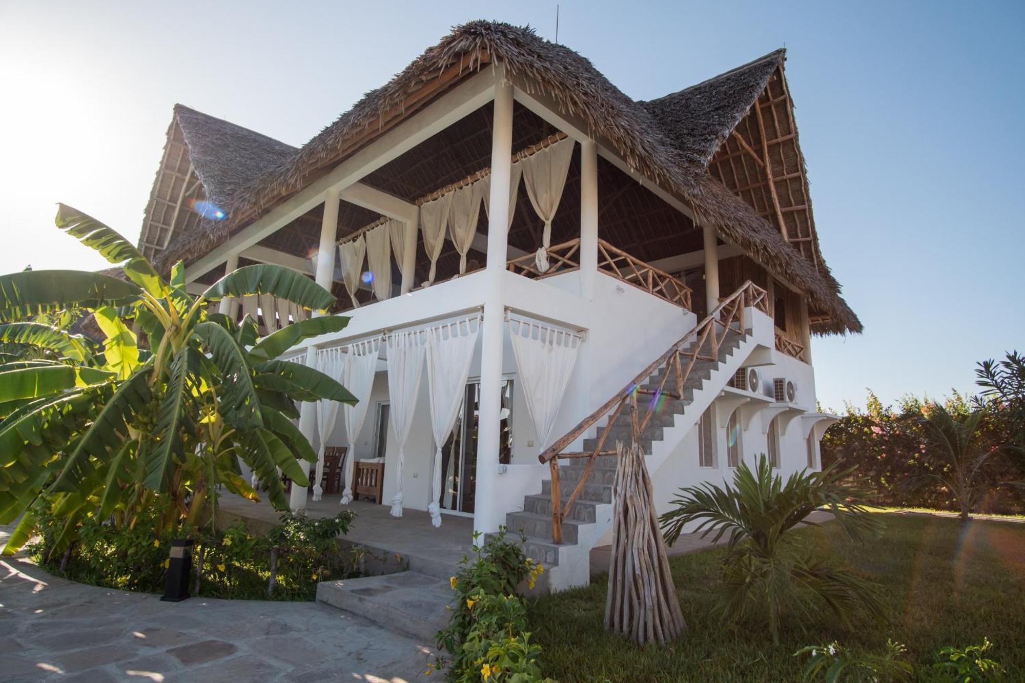 Rafiki Tamu Residential Resort วาตามู ภายนอก รูปภาพ